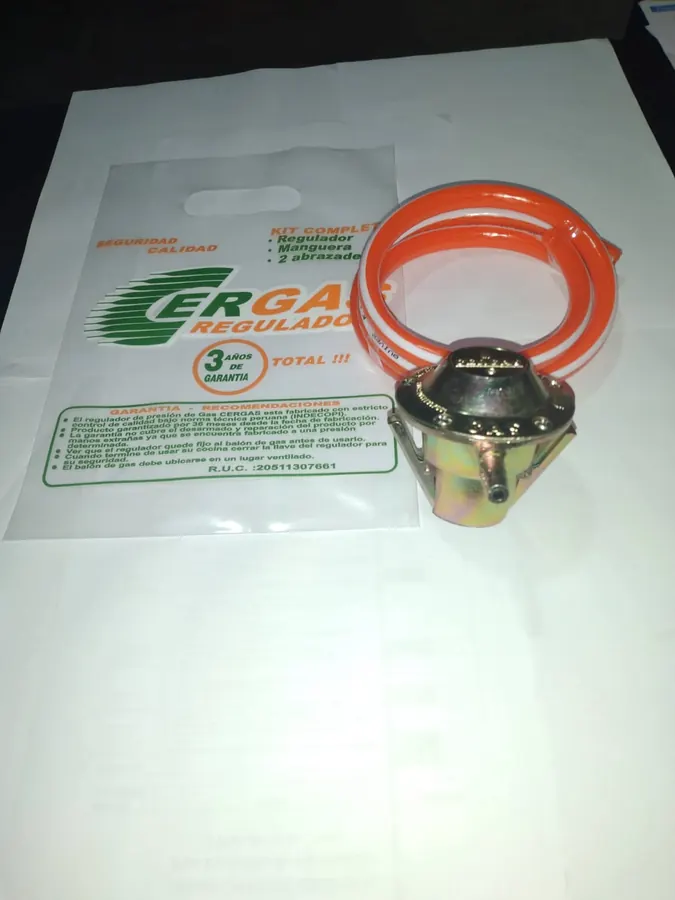 Kit completo CERGAS: regulador, manguera naranja y bolsa